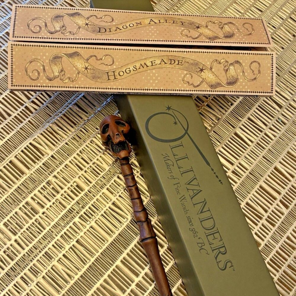 Ollivander's ROWAN Skull Wand w Map, Box-Universal Studios Wizarding World-Works